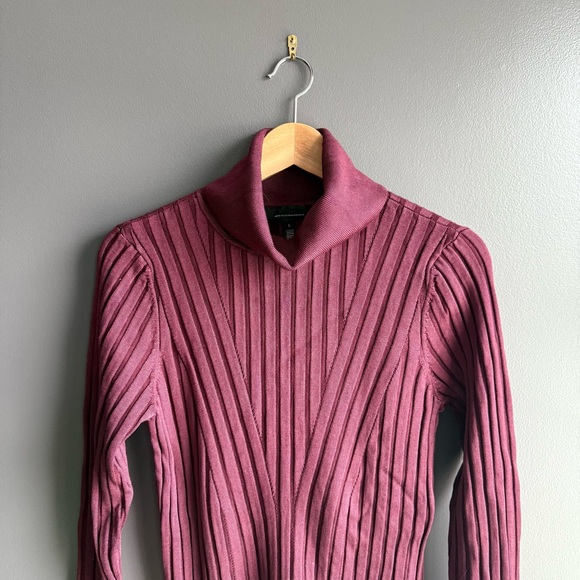 White House Black Market WHBM Women Maroon Ribbed Knit Turtleneck sweater Size L - Picture 3 of 6